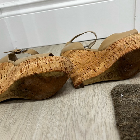 Michael Kors nude platform wedge - Picture 5 of 11